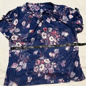 Vintage 70s ILGWU Floral Blouse | Lace Finish | Puff Sleeve Tie Neck | Sz S